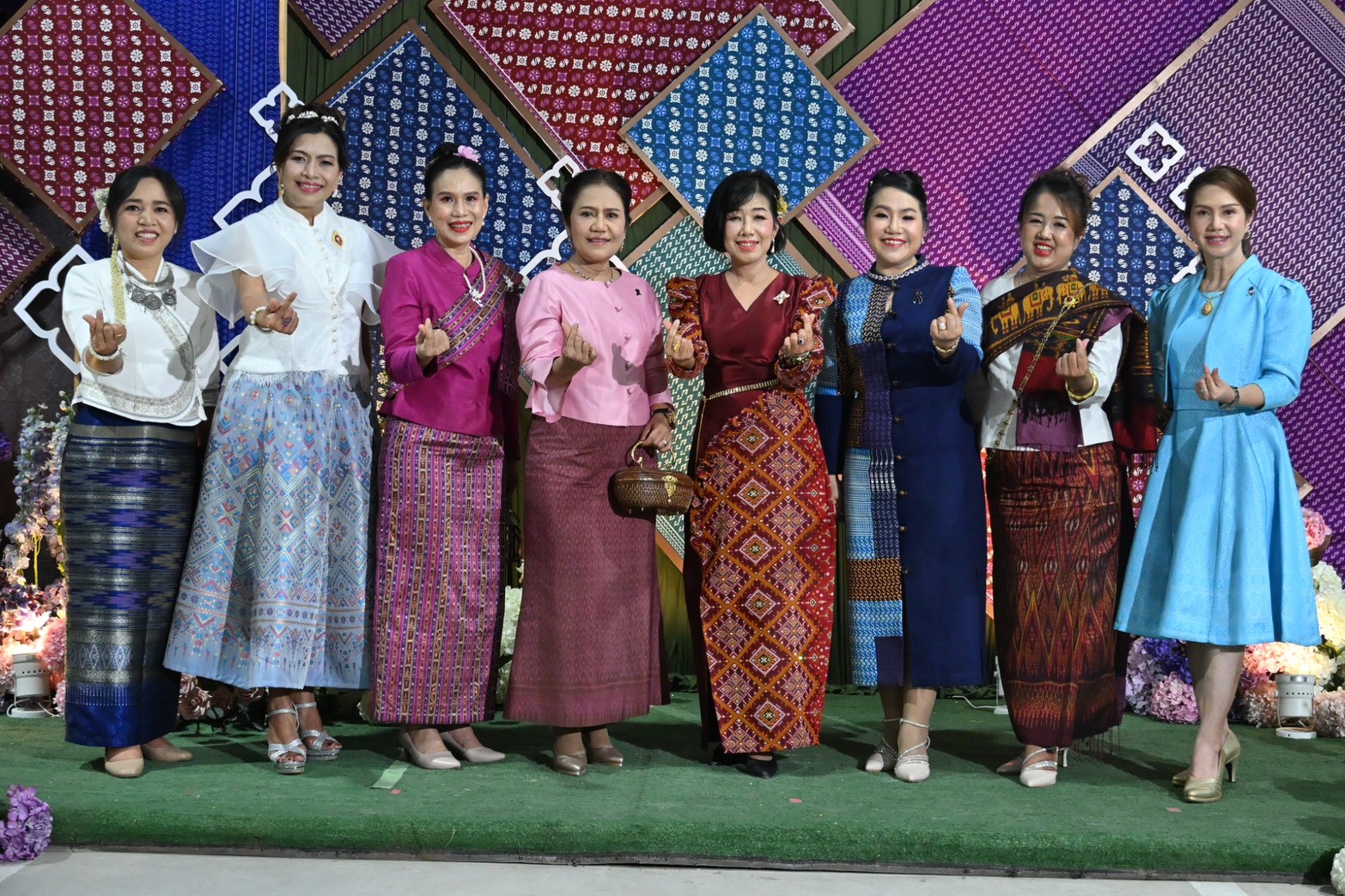 title - ส.ป.ก.พิษณุโลก ร่วมงาน “ห่มภูษาศิลป์ เยือนถิ่นสองแคว ปี 4” เดินแบบผ้าไทยการกุศล สืบสานพระราชปณิธาน ดันผ้าไทยสู่ Soft Power